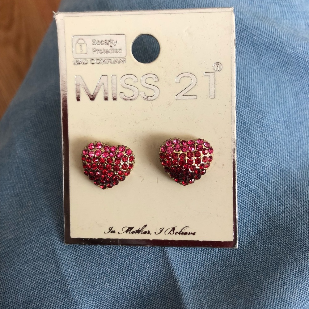 Small heart earrings